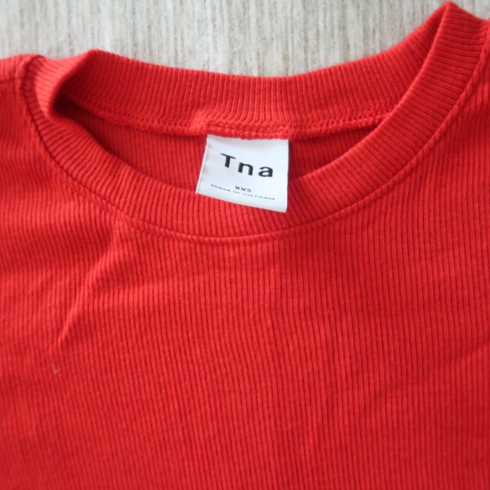 Aritzia Tna ribbed Long sleeve crop top - Picture 4 of 7